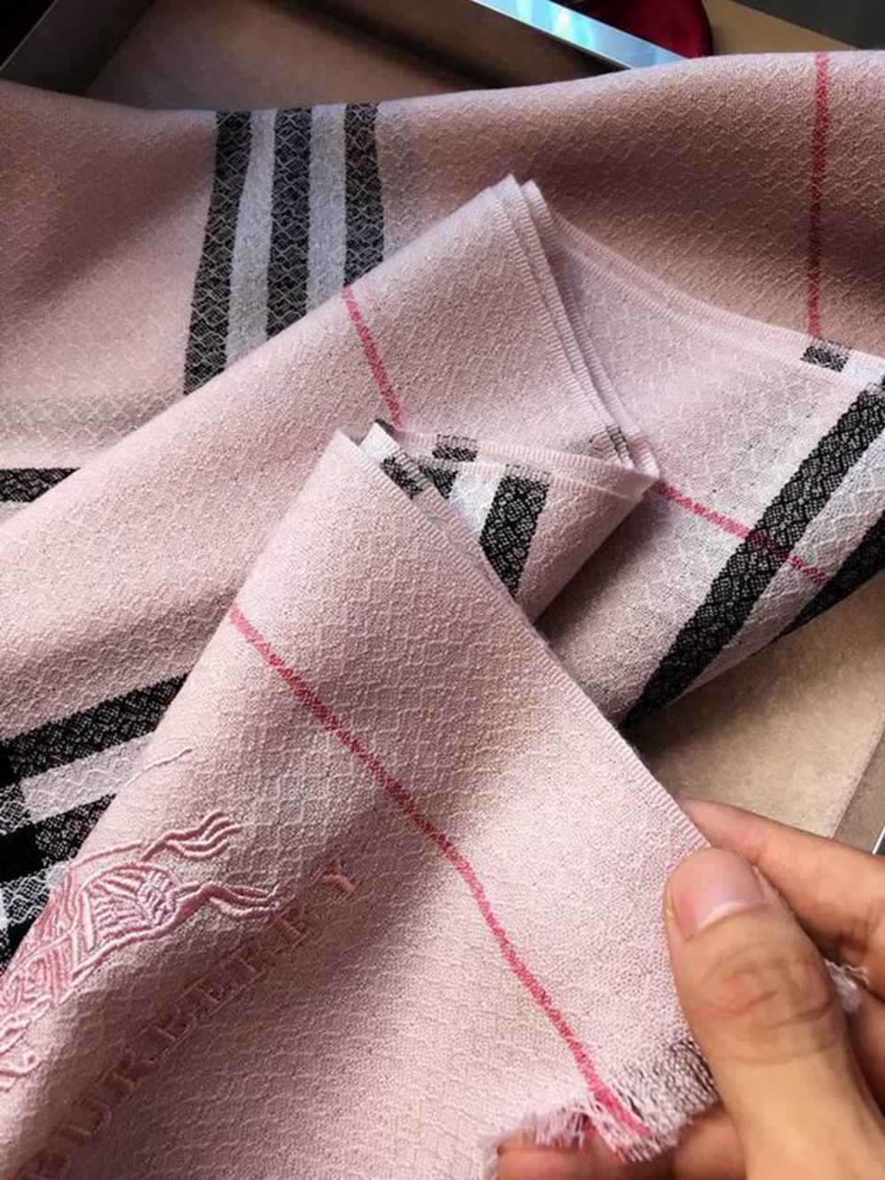 Bv*b*rry Scarf